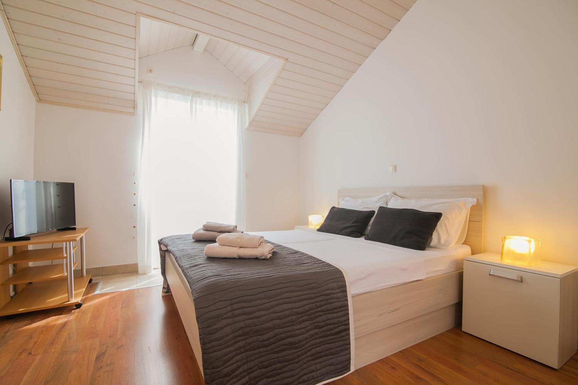 Helvetia Sunny Apartments Bol Eksteriør bilde