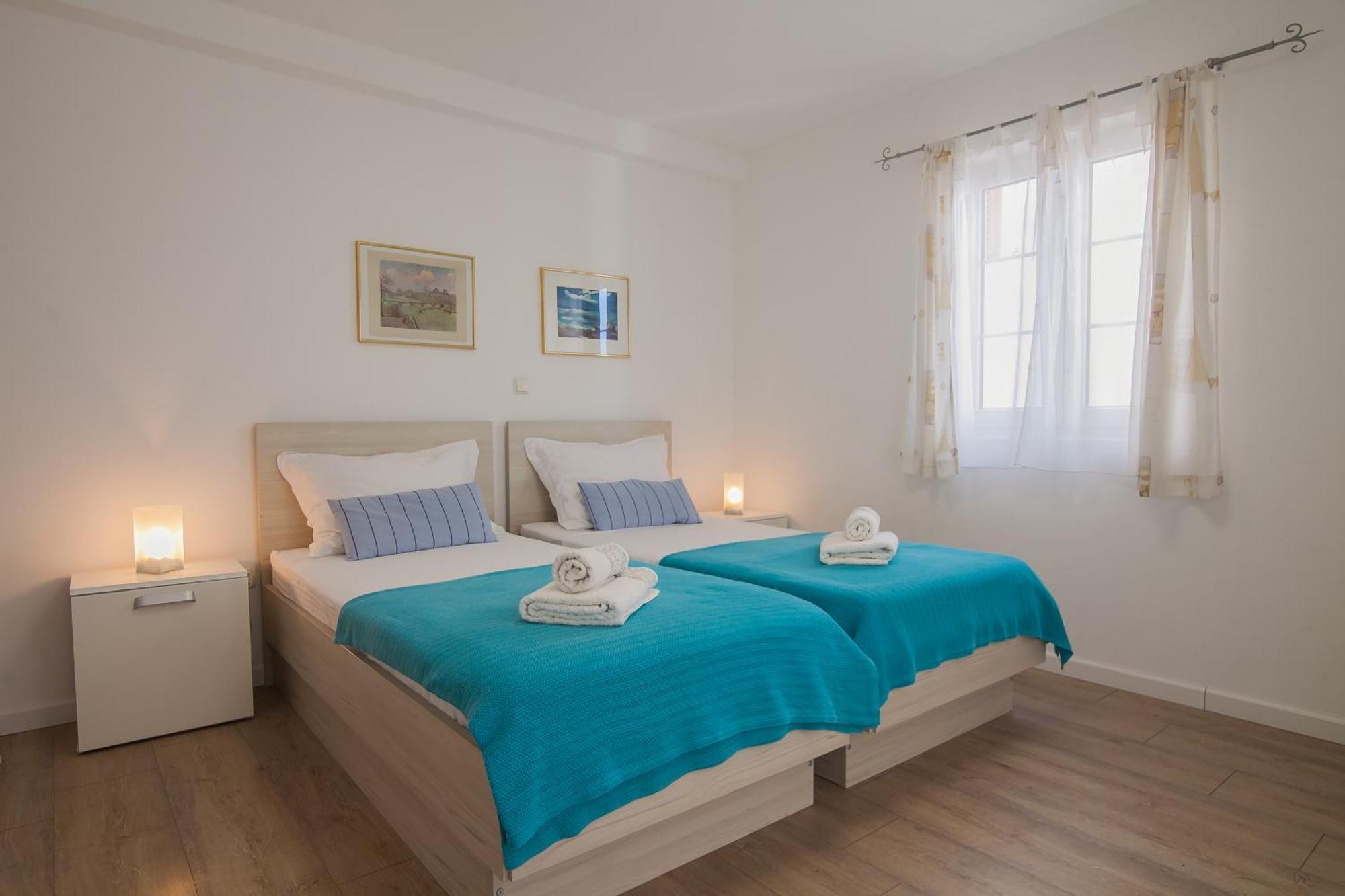 Helvetia Sunny Apartments Bol Eksteriør bilde